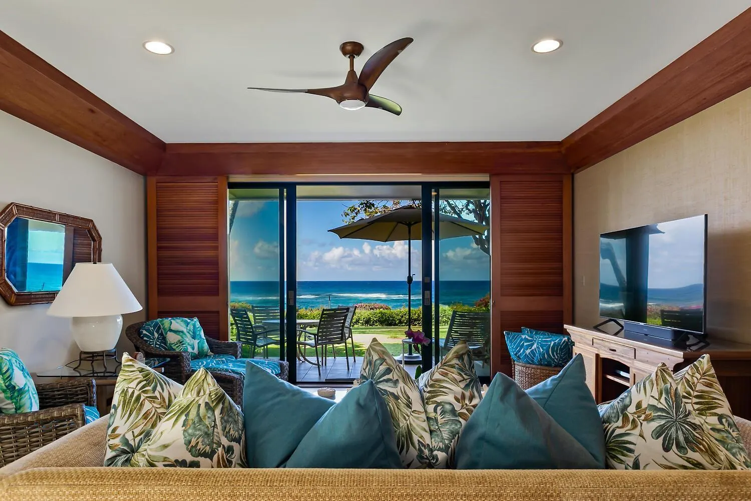 Holiday home Oceanfront Breezy Corner Unit W Air Conditioning- Alekona Kauai Koloa