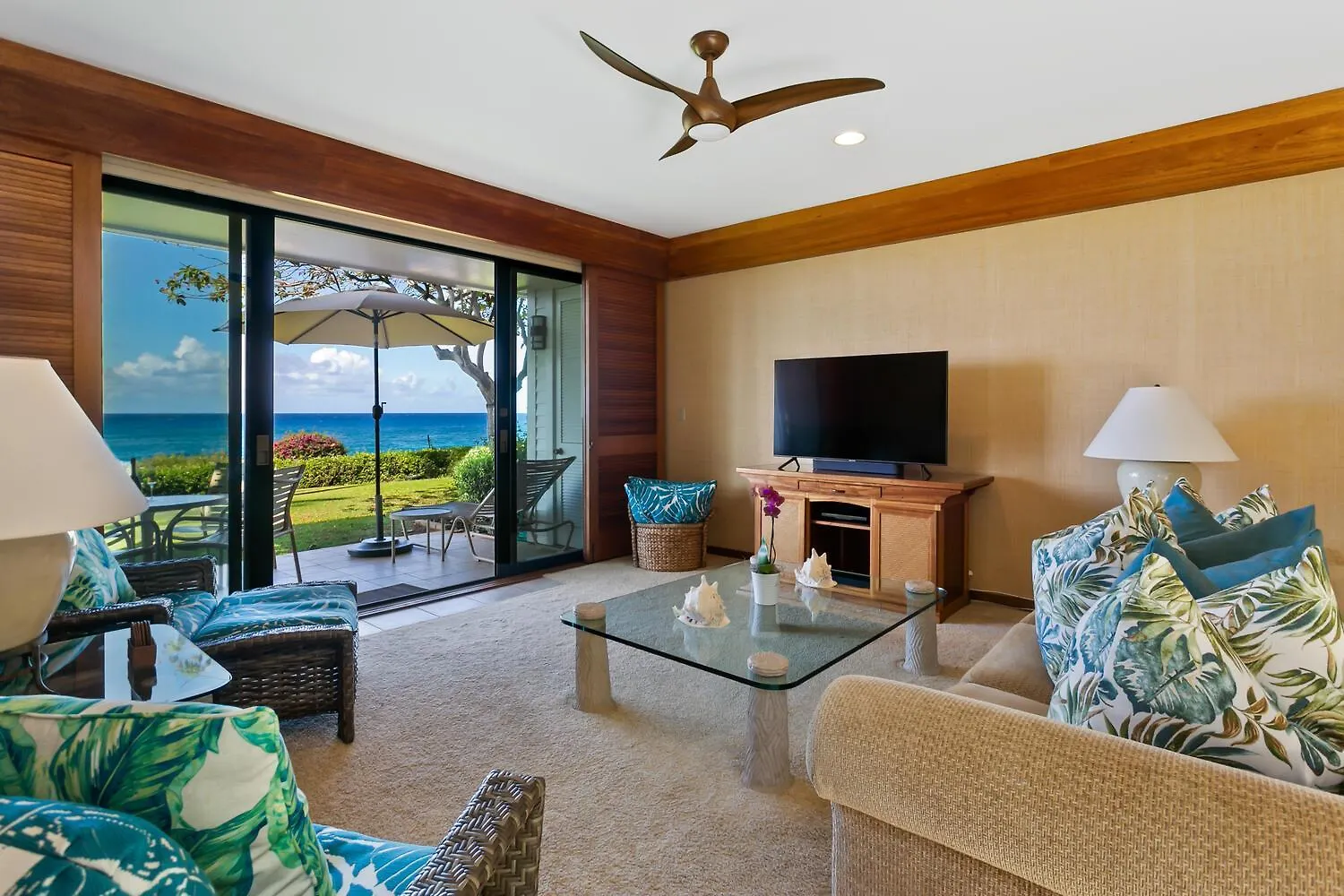 Holiday home Oceanfront Breezy Corner Unit W Air Conditioning- Alekona Kauai Koloa