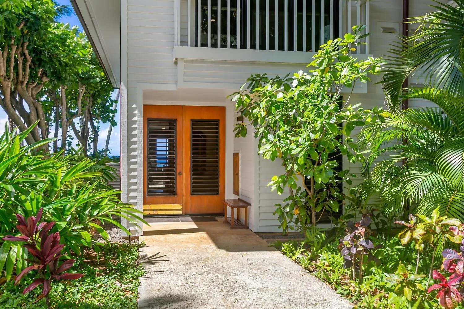 Holiday home Oceanfront Breezy Corner Unit W Air Conditioning- Alekona Kauai Koloa United States